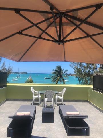 Ferienwohnung Ocean-View Penthouse With Roof Terrace, Grand Baie, Waterside Complex The Vale Exterior foto